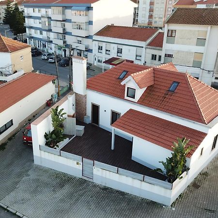 Surfsoul Guesthouse - Bed And Breakfast Peniche Exterior photo