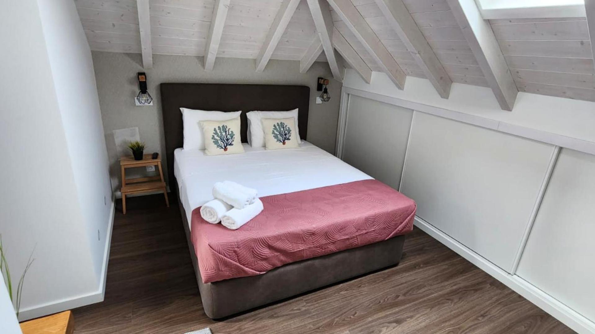 Surfsoul Guesthouse - Bed And Breakfast Peniche Exterior photo