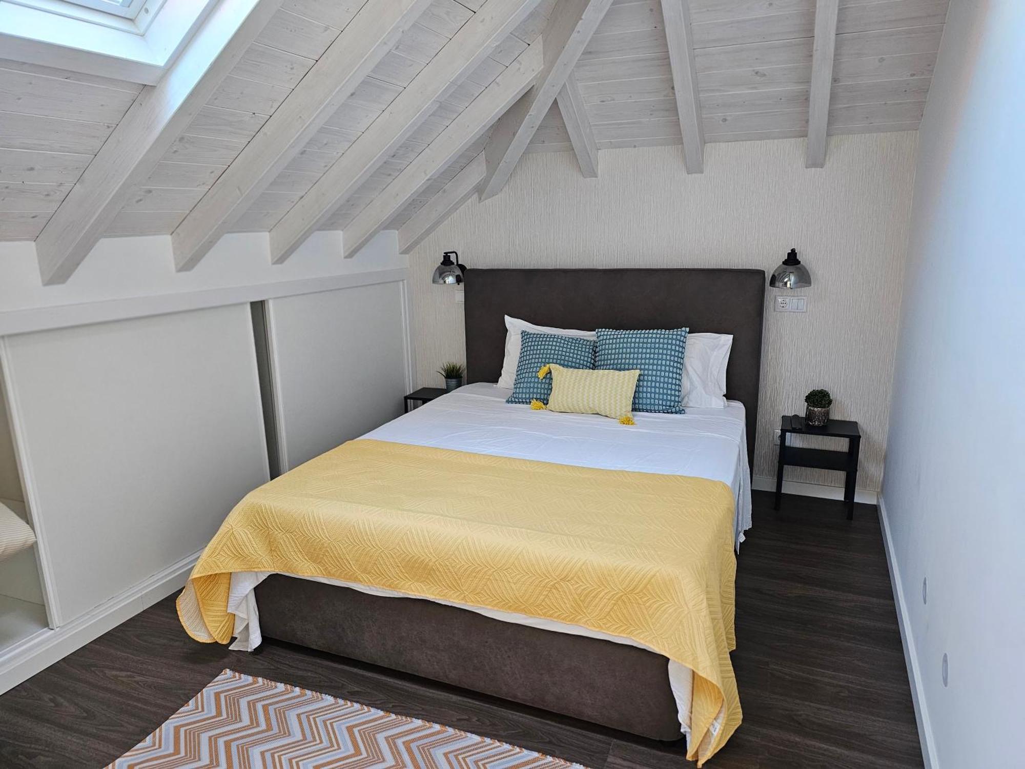 Surfsoul Guesthouse - Bed And Breakfast Peniche Exterior photo