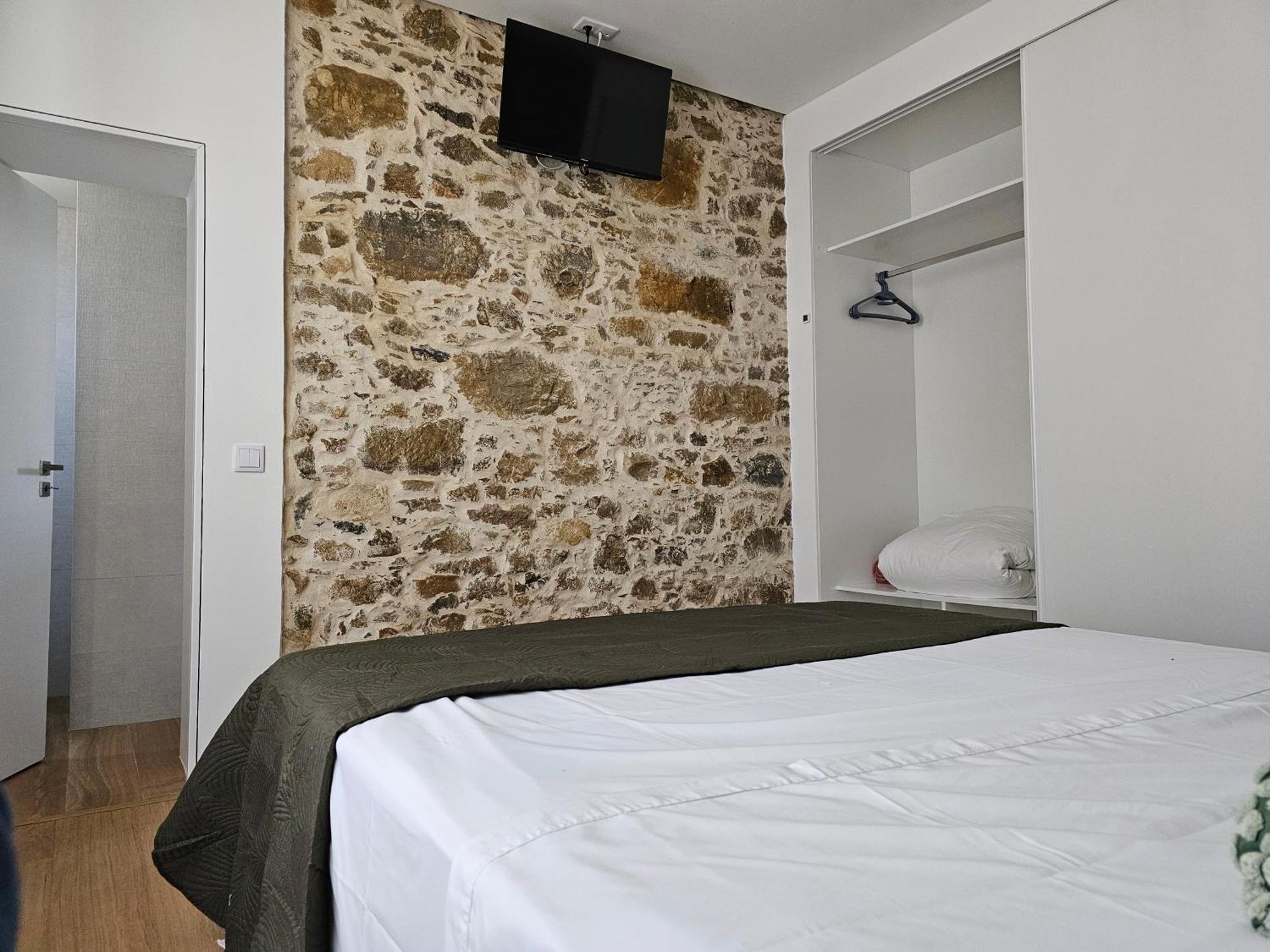Surfsoul Guesthouse - Bed And Breakfast Peniche Exterior photo